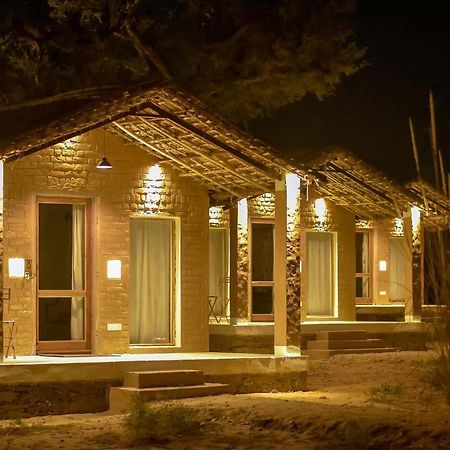 Camp Lands End Hotel Pushkar Bagian luar foto