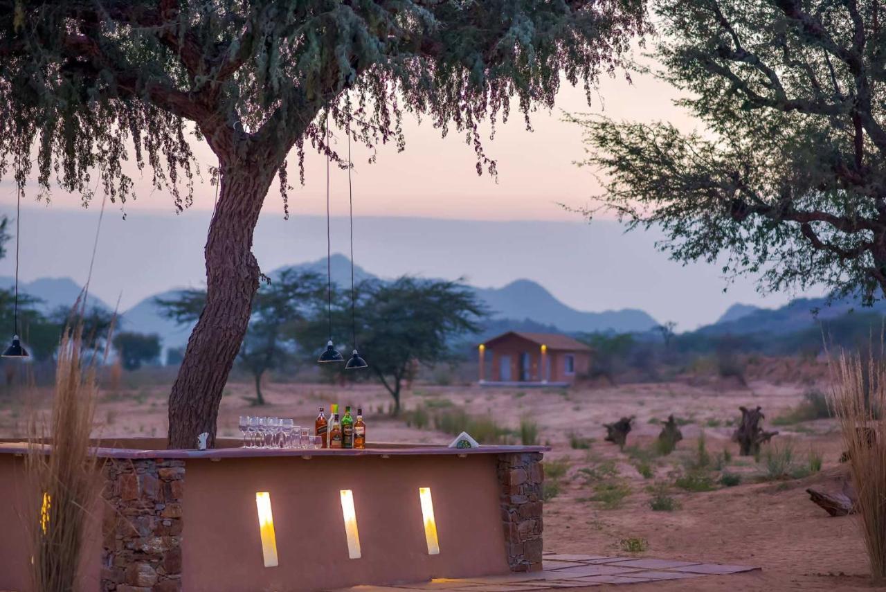 Camp Lands End Hotel Pushkar Bagian luar foto