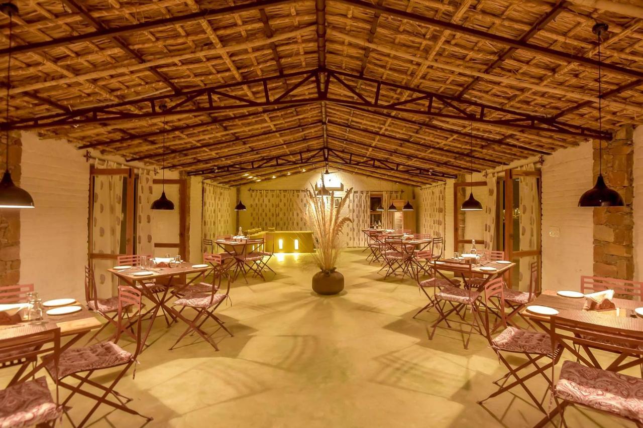 Camp Lands End Hotel Pushkar Bagian luar foto