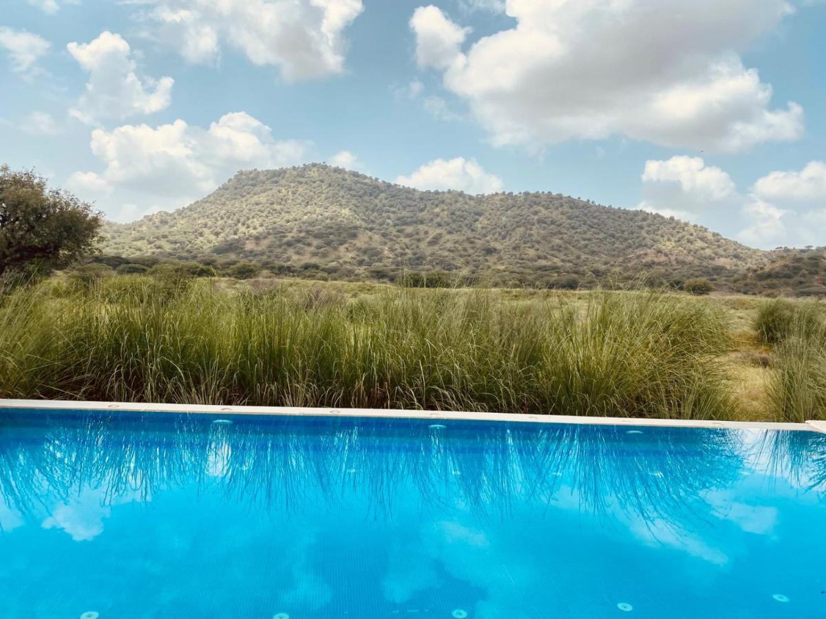 Camp Lands End Hotel Pushkar Bagian luar foto